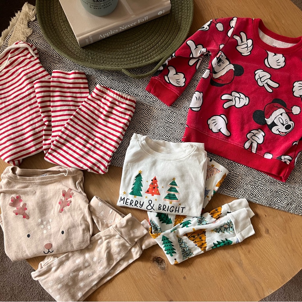 2T Toddler Christmas Pajamas & Mickey crew neck